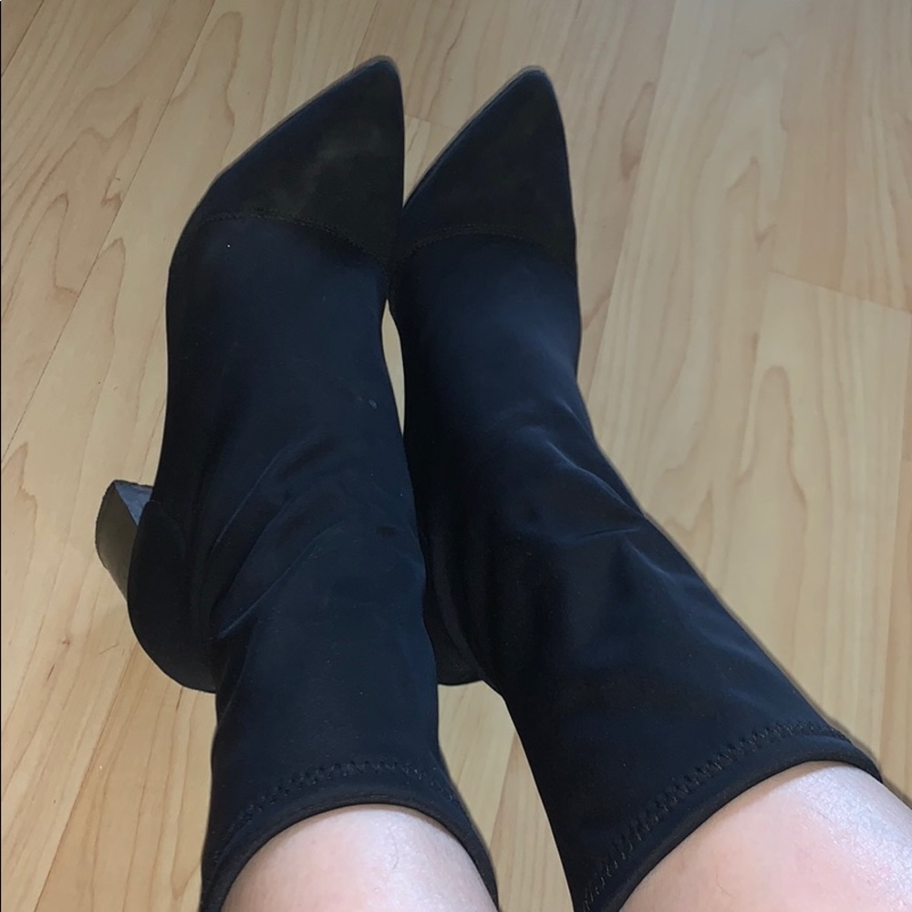 Boots - Picture 3 of 10